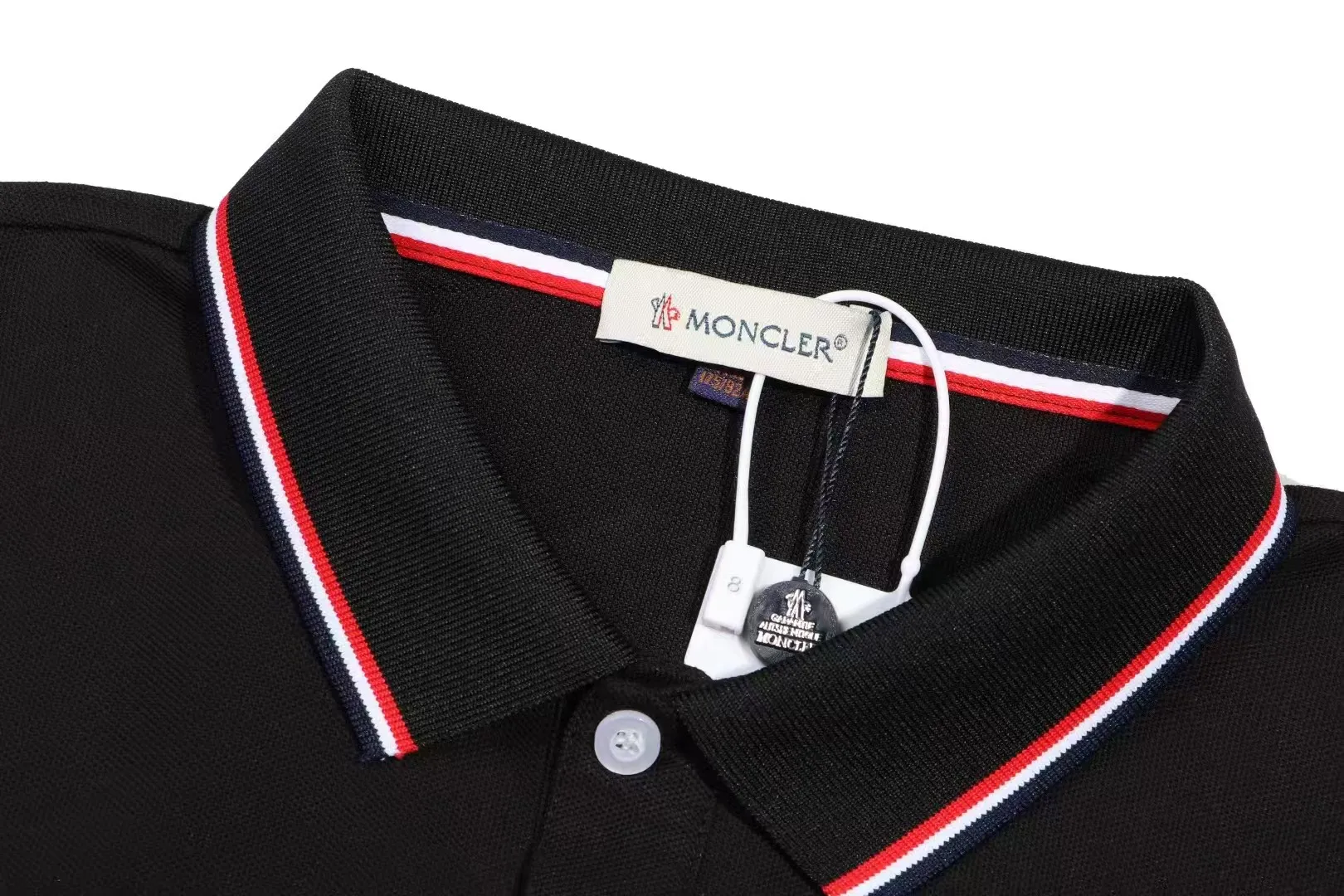 【New Arrival In Stock】𝐌𝐎𝐍𝐂𝐋𝐄𝐑~ #2025 New Arrival Quality POLO ， Breathable ， ， ， Quality。 ！ ， ！ LOGO Quality ：Black，White Sizes：M~L~XL~2XL~3XL